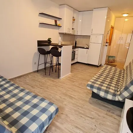 Apartments Baska Voda * 巴什卡沃达